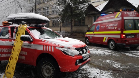 Salvatorii montani din România așteaptă modificarea legii pentru a putea să folosească girofare!