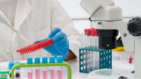 INSP: Subvarianta mai contagioasă a tulpinii Omicron a fost detectată în România