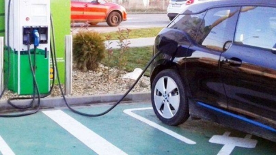 Stații de încărcare a vehiculelor electrice în 17 localități din Maramureș