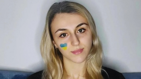 Cu gândul la familie: Ajunsă în Maramureș la vârsta fragedă de doar 14 ani, Yuliya Dumanska a fost învățată că războiul aduce suferință!: „Mă rog la Dumnezeu”!