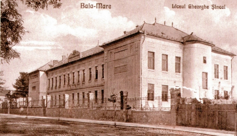 Exponatul săptămânii la Muzeul de Istorie: Absolvenții Liceului „Gheorghe Şincai” din Baia Mare (1933)