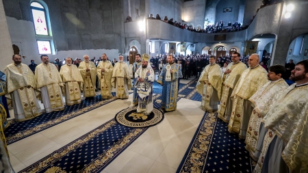 PS Timotei Sătmăreanul a săvârșit Sfânta Liturghie arhierească în Parohia „Buna Vestire” din Satu Mare
