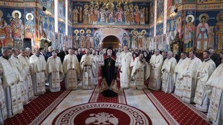 Sfânta Liturghie arhierească la Mănăstirea Măriuș (FOTO)