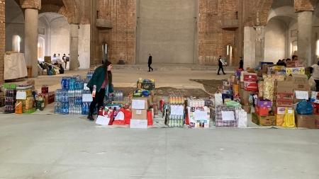 Colectă impresionantă pentru refugiați: Credincioșii au răspuns apelului lansat în mediul online și au donat cele necesare (FOTO)