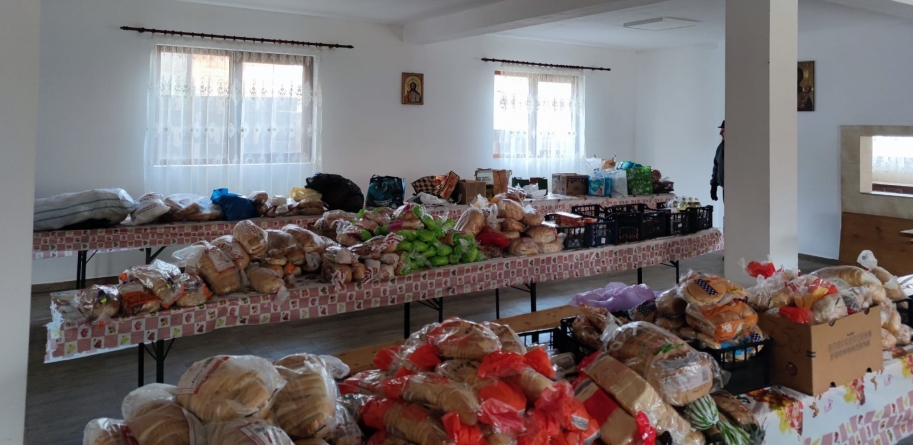 O altă zi în slujba aproapelui: Ucrainieni cazați în mai multe localități din Maramureș și alimente adunate pentru ei (FOTO)
