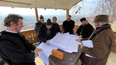 PS Timotei, vizită la Schitul „Schimbarea la Față” din Baia Mare (FOTO)