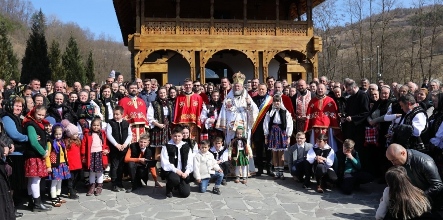 PS Iustin a instalat noul preot în Parohia Ortodoxă Rozavlea – Șesu Mănăstirii (FOTO)