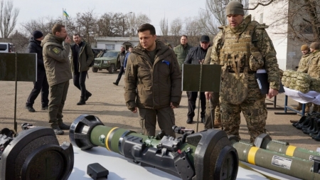 Ucraina anunță că va primi mai multe rachete Javelin și Stinger în câteva zile