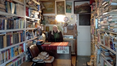 De vorbă cu anticarul băimărean Viorel Coteți: „Moartea cititului și a cărții e internetul. Mare păcat… Cartea e baza culturii” (FOTO)