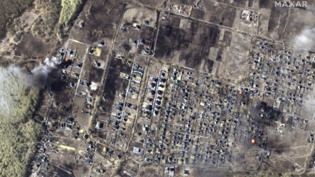 Noi imagini din satelit. În localitățile de lângă Kiev aproape fiecare casă este distrusă sau arde încă după bombardamente
