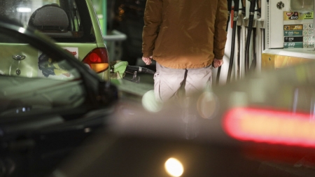 Benzinăriile care au majorat artificial prețul vor rămâne fără veniturile obținute astfel. ANPC: Măsura asta e mai dură ca amenda