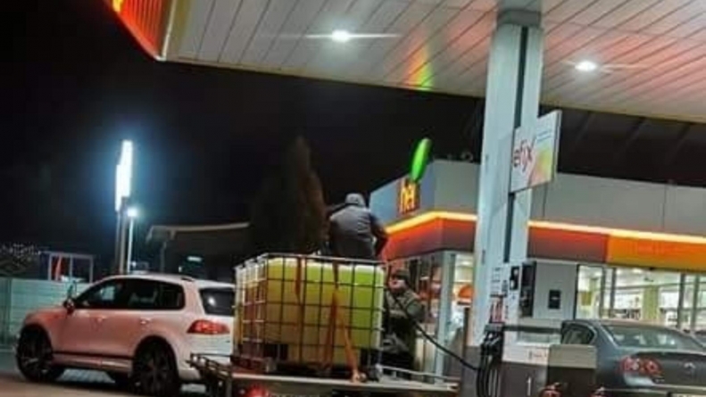 Isteria „carburanților de 11 lei litrul”. Patronul benzinăriei din Beiuș, care a pus prețul-record, explică de ce a mărit tarifele
