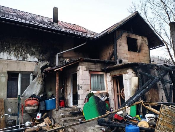Noul apel la caritate: În județul Maramureș o familie căreia i-a ars casa toată are acum trebuință de ajutorul nostru al tuturor! Iată cum poți deveni sprijin!