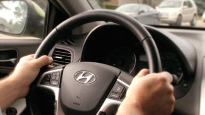 În Baia Mare: Lecții practice de conducere defensivă pentru conducătoarele auto și conducătorii începători