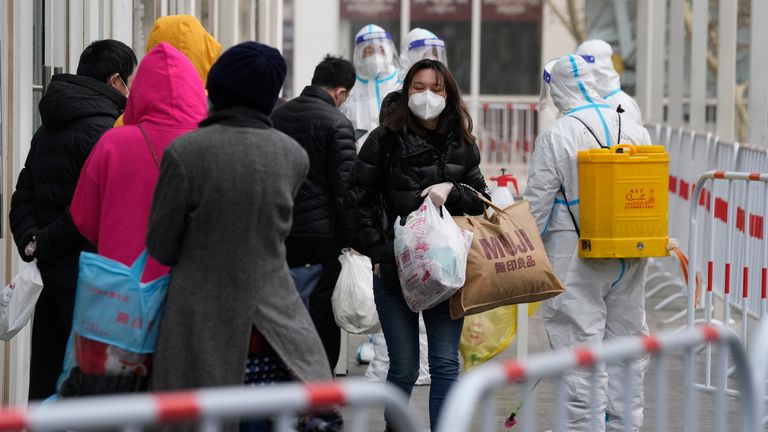 Bilanț COVID-19 record în China, autoritățile încearcă să combată epidemia tot cu lockdown-uri