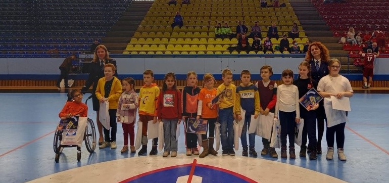 De la ce școli provin câștigătorii concursului de desene „Pacea în lume”, organizat de Ziua Poliției Române