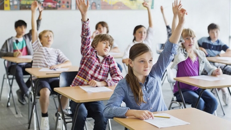 Ministrul Educației anunță noi schimbări în educație: Fără medii semestriale, fără teze obligatorii. Fiecare elev va avea nevoie de N+3 note