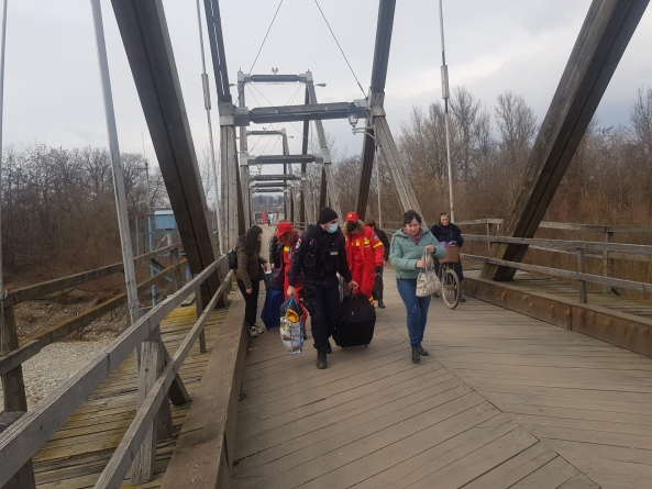 Situația 8 aprilie România: În județul Maramureș pentru toți cei care aleg țara noastră ca adăpost se iau măsuri! 30 ucraineni transportați de pompieri astăzi!