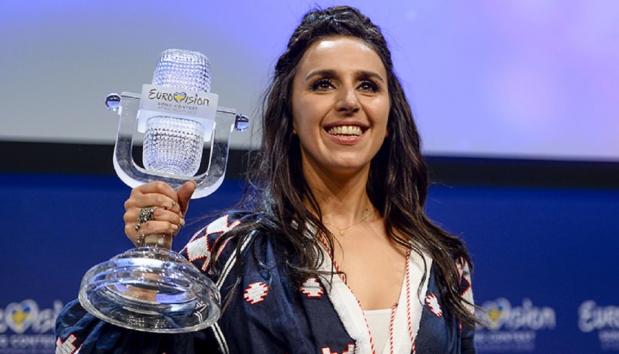 Va fi moment special: Ucraineanca Jamala, artista devenită câștigătoarea Eurovision, intrată în țara noastră pe lângă Maramureș, va cânta la finala românească!