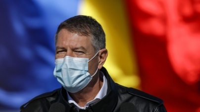 Klaus Iohannis i-a decorat pe cei 8 militari care și-au pierdut viața în accidentele aviatice din județul Constanța