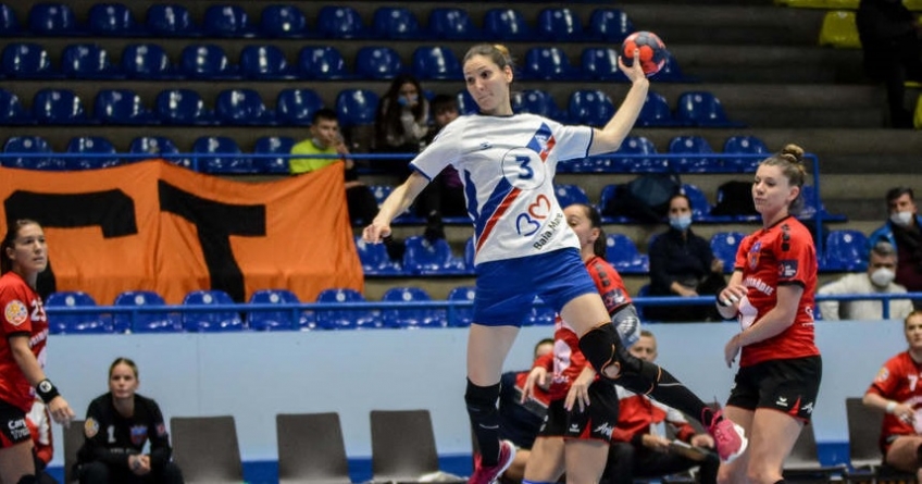 Handbal Feminin Liga Florilor: Minaur Baia Mare a câștigat în etapa 17 partida care a avut loc la Mioveni la limită. Victoria numărul 10 pentru fetele noastre!