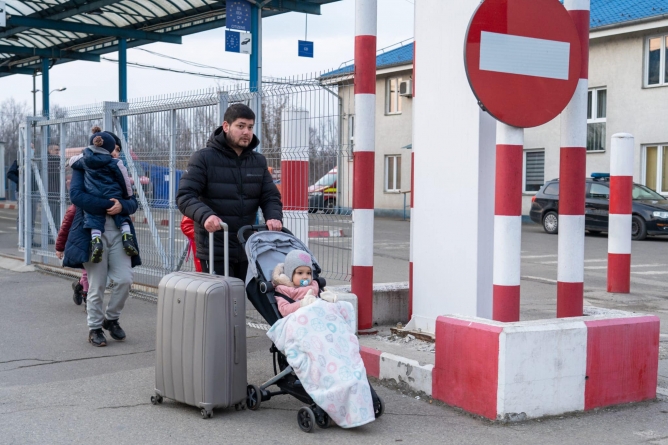 Situația la frontiera nordică: În județul Maramureș în prezent foarte mulți au solicitat oficial azil! 1428 ucraineni au intrat în țară în 24 ore pe la Sighet!