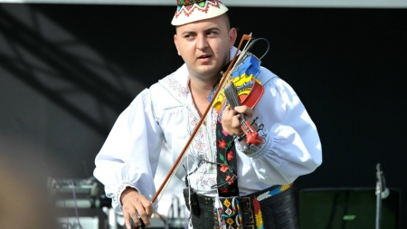 Aniversare: Vasilică Ceterașu își serbează ziua de naștere