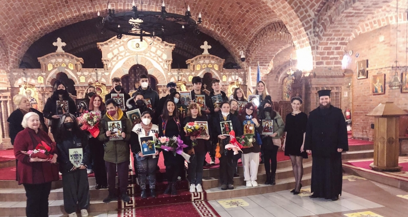 Catedrala Episcopală din Baia Mare găzduiește expoziția „Icoana pe sticlă, legătura spirituală între tinerii greci și români” (FOTO)