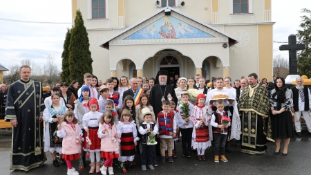 PS Iustin, în mijlocul credincioșilor din Mogoșești: „Oricât de mari, grele și multe păcate am avea, dacă este căinţă nu există păcate pe care să nu le ierte Dumnezeu”