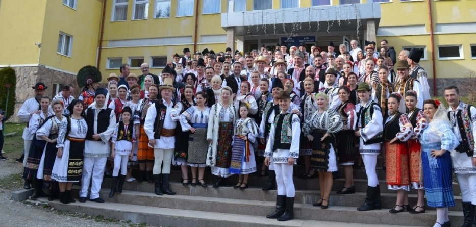 Jocurile tradiționale din Maramureș au fost prezentate și promovate la Colocviul Național „Coregrafia dansului tradițional astăzi”