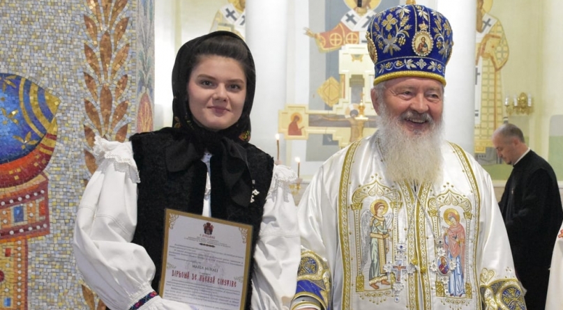 Artista Maria Mihali a susținut un microrecital de pricesne la Catedrala din Mănăștur, Cluj; A primit și o diplomă de aleasă cinstire (FOTO)