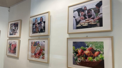 Expoziția de fotografie ”Paște în Maramureș – Întoarcere la Tradiții” a fost inaugurată la Secția Consulară din cadrul Ambasadei României în Regatul Belgiei
