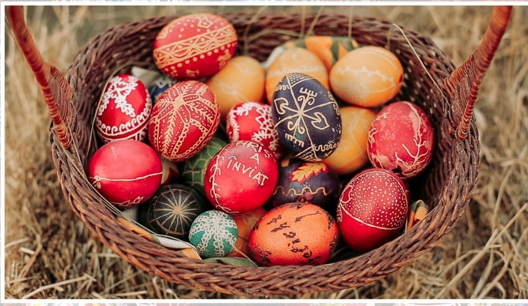 Pentru copii, la Muzeul de Etnografie: Atelier de împistrit ouă, folosind tehnicile tradiționale