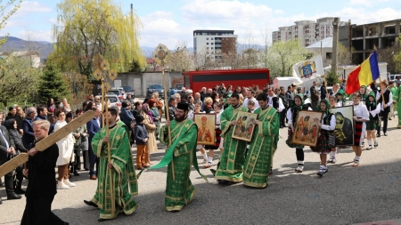 Praznicul Floriilor la Catedrala Episcopală din Baia Mare (FOTO)