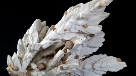 Gips, calcit din Mina Cavnic este exponatul săptămânii la Muzeul de Mineralogie Baia Mare