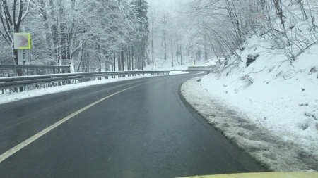 Informare meteorologică: Se anunță ninsori moderate cantitativ, vreme deosebit de rece, brumă și îngheț la sol