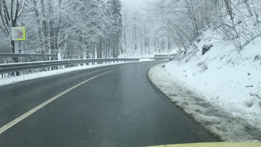 Informare meteorologică: Se anunță ninsori moderate cantitativ, vreme deosebit de rece, brumă și îngheț la sol