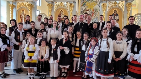 În Baia Mare a avut loc ediția a II-a a concertului pascal de pricesne și muzică religioasă „La Umbra Crucii Tale” (FOTO)