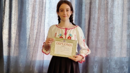 Performanță: Alexandra Ioana Nechita, elevă în clasa a VIII-a la „Lucaciu”, a obținut Premiul I la Olimpiada Națională de Limba și literatura română