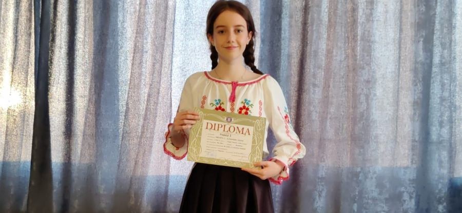 Performanță: Alexandra Ioana Nechita, elevă în clasa a VIII-a la „Lucaciu”, a obținut Premiul I la Olimpiada Națională de Limba și literatura română