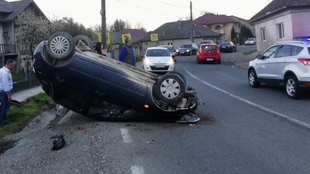 Calea către arest preventiv: În județul Maramureș un bărbat s-a dat cu mașina personală peste cap chiar în ziua de Paști. Câtă alcoolemie avea? Este un record!