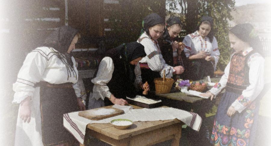 „Paște în Maramureș – Întoarcere la tradiții”: Expoziție de fotografie la Palatul Administrativ Baia Mare