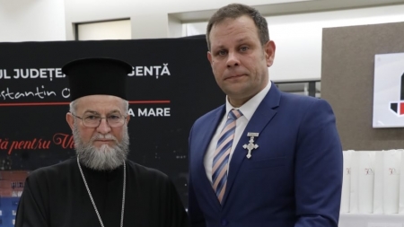 Semicentenar în slujba sănătății și a vieții: De aniversarea a 50 ani, distincții speciale acordate de PS Iustin conducerii dar și colectivului de la Județean!