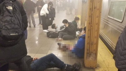 Atac armat la metroul din New York. 16 răniți, atacatorul a fugit