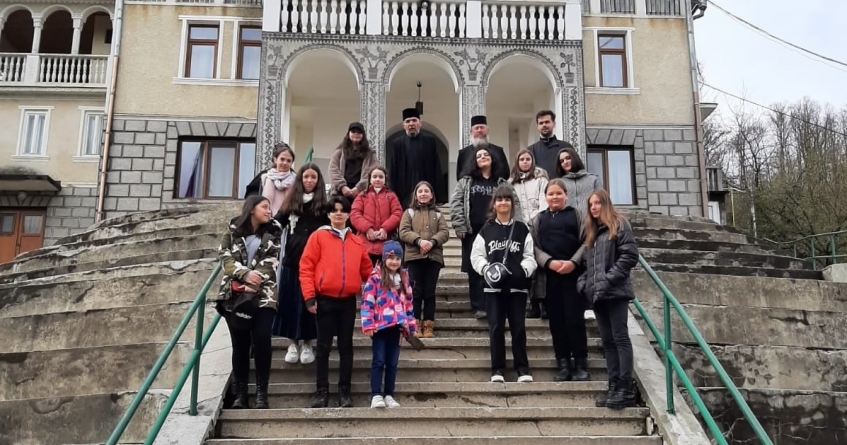 Rugăciunea în viața mea: Copiii parohiei băimărene centrale Sfântul Iosif Mărturisitorul și sfințenia ținutului maramureșean! În pelerinaj la Mănăstirea Rohia!