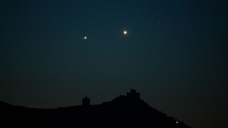 Spectacol planetar în această noapte: Conjuncția dintre Venus și Jupiter. Planetele vor părea că se ciocnesc pe cerul nopții