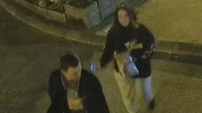 Noi imagini mai clare: În Baia Mare doi tineri fără scaune la cap și-au achiziționat două de la o terasă din municipiu! Mai furaseră înainte! Vezi videoclipul!