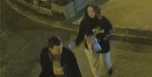 Noi imagini mai clare: În Baia Mare doi tineri fără scaune la cap și-au achiziționat două de la o terasă din municipiu! Mai furaseră înainte! Vezi videoclipul!