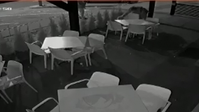 S-a întâmplat în oraș: În Baia Mare doi tineri fără scaune la cap și-au achiziționat două de la o terasă din municipiu! Ce solicită în prezent administratorul!