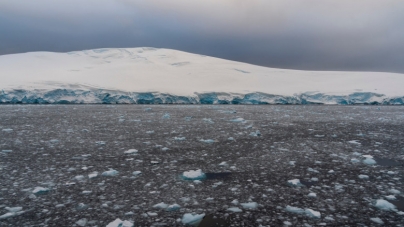 Suprafaţa acoperită de gheaţă în Antarctica a ajuns la cel mai scăzut nivel din istoria măsurătorilor
